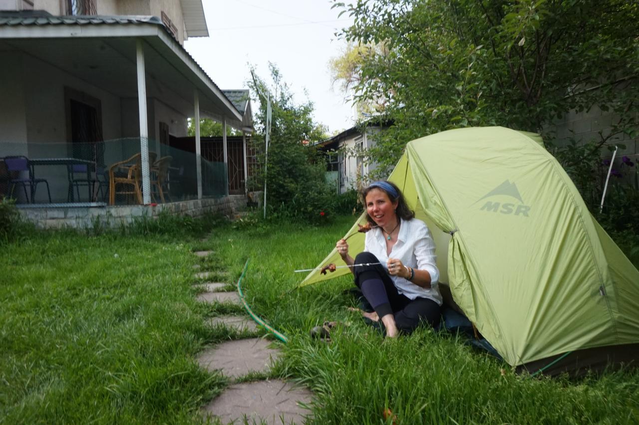 "European" Backpackers Hostel In Almaty Exterior photo