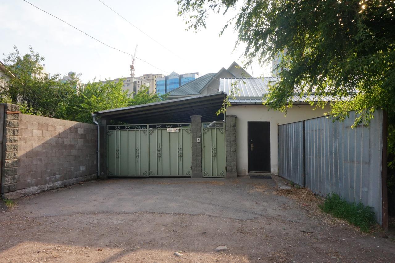 "European" Backpackers Hostel In Almaty Exterior photo