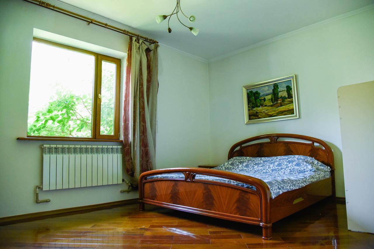 "European" Backpackers Hostel In Almaty Exterior photo