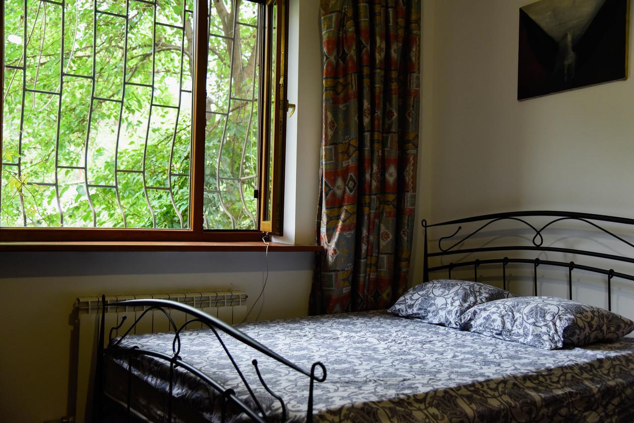 "European" Backpackers Hostel In Almaty Exterior photo